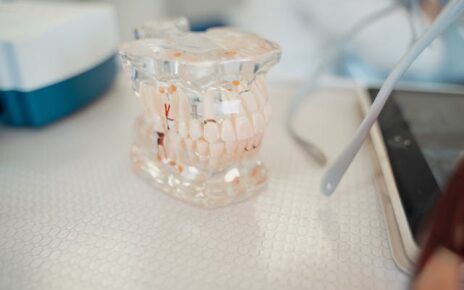 protezy zębowe elastyczne