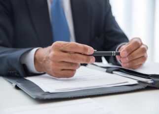 Jak przebiega proces sprzedaży wierzytelności firmowej?