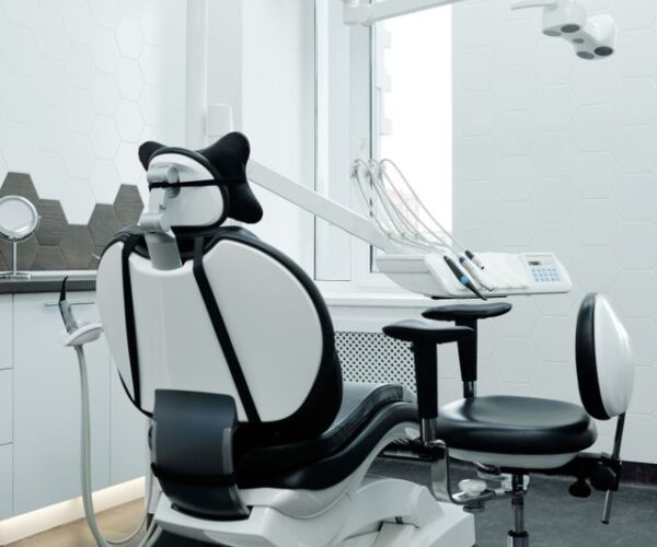 Jak często senior powinien chodzić do dentysty?